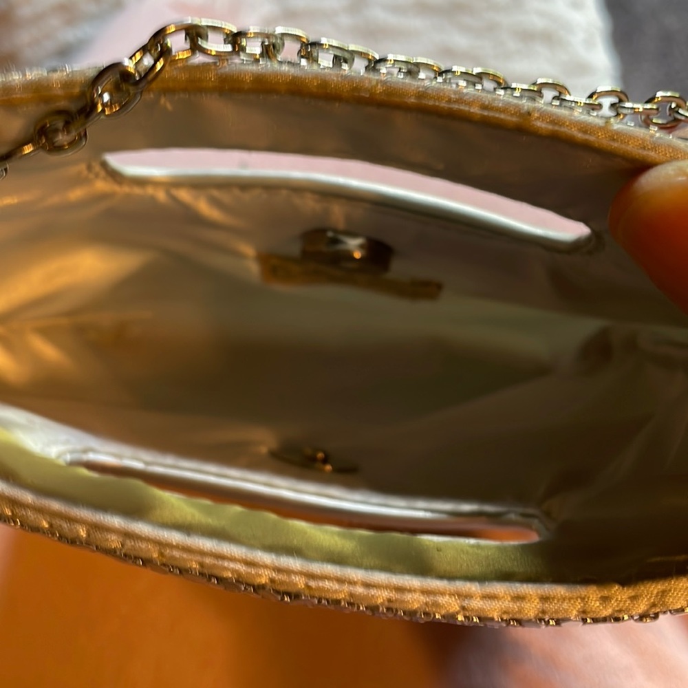 purse - Picture 4 of 11